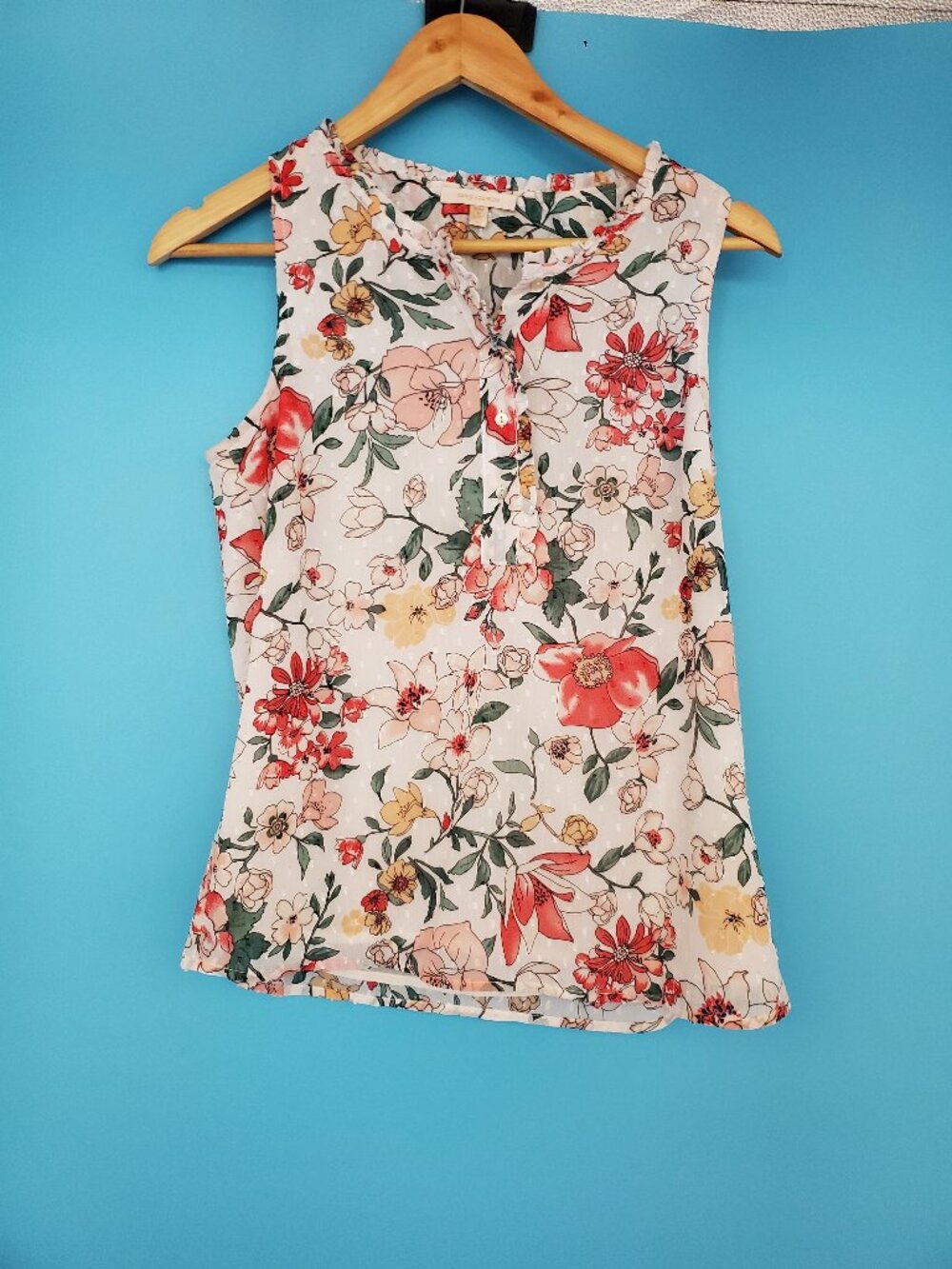 Skies Are Blue Blouse Size XS Floral Textured Tank Top